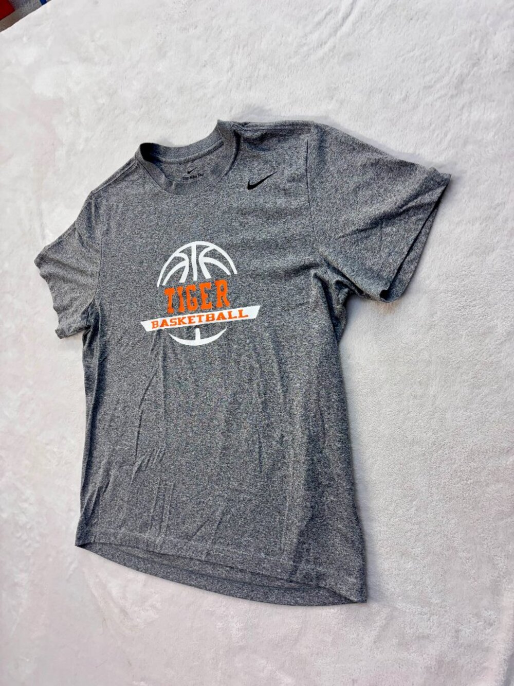 Nike Men's Gray & Orange Dri-Fit "Tiger Basketball" The Nike Tee -- Size: Large!